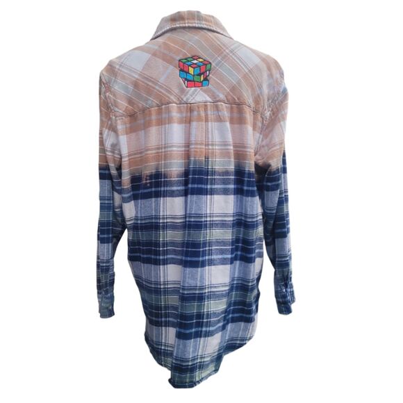 UPCYCLED Flannel with "Rubik's Cube" Embroidered Patch | XL - Picture 1 of 7